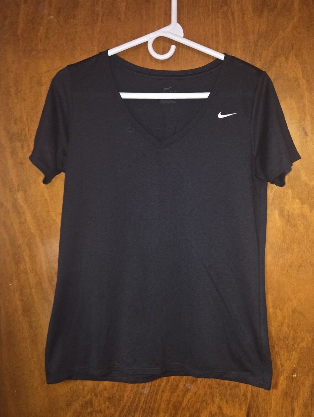 Nike Women's Black Dri-FIT Legend 2.0 Short Sleeve V-Neck T-Shirt Large